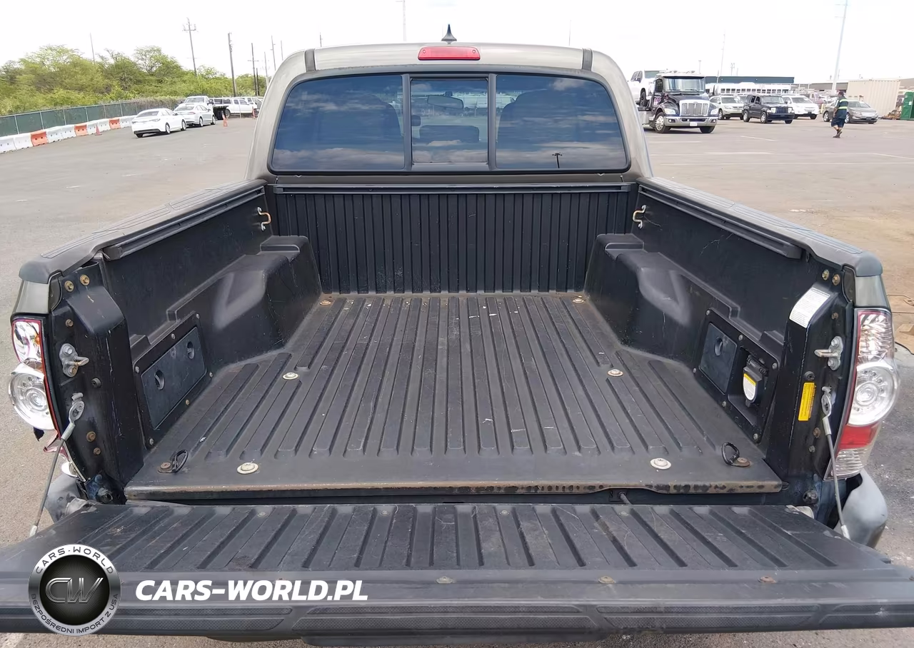 2015 Toyota Tacoma Prerunner V6 VIN:3TMJU4GN3FM178301 - 18