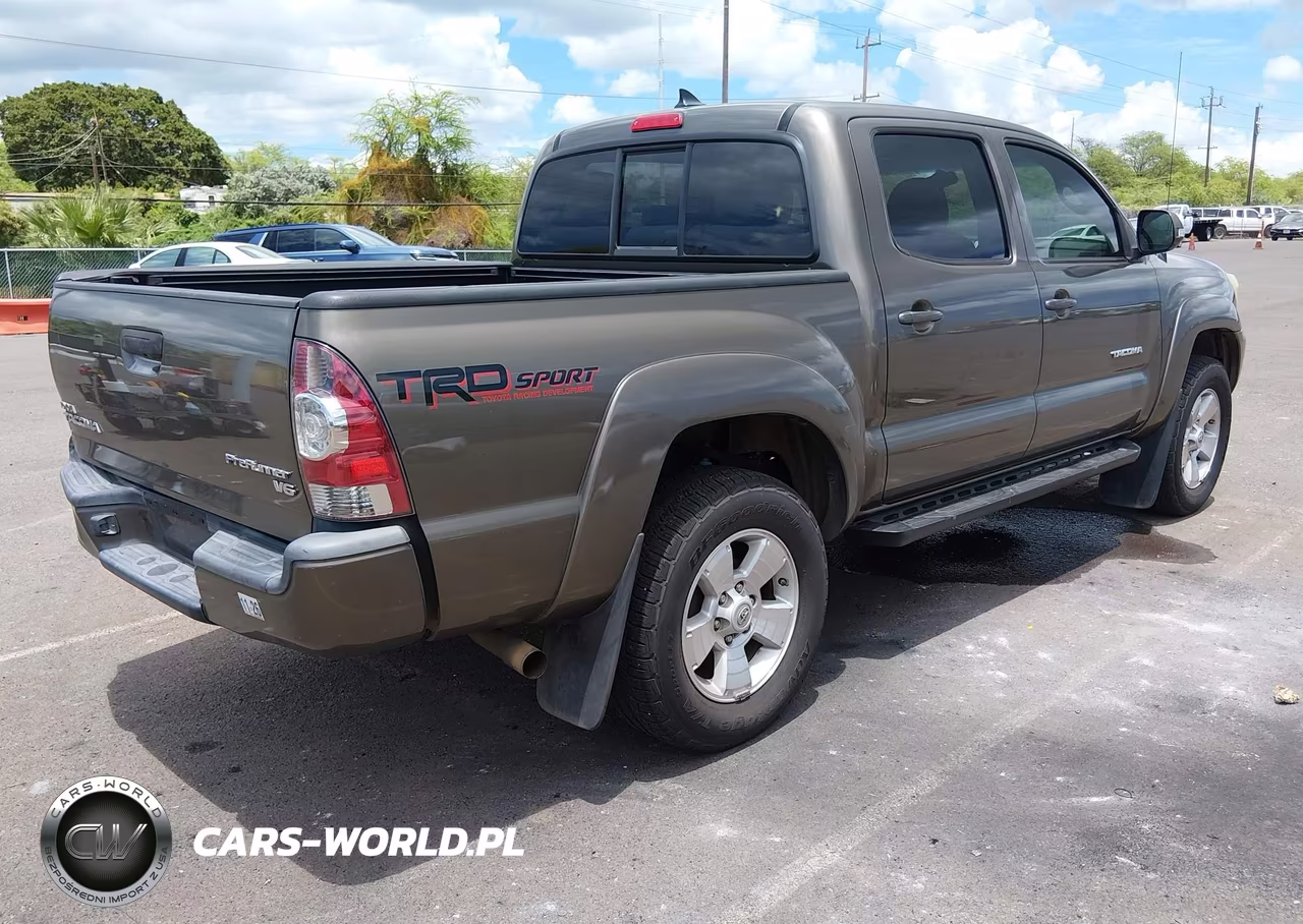 2015 Toyota Tacoma Prerunner V6 VIN:3TMJU4GN3FM178301 - 4