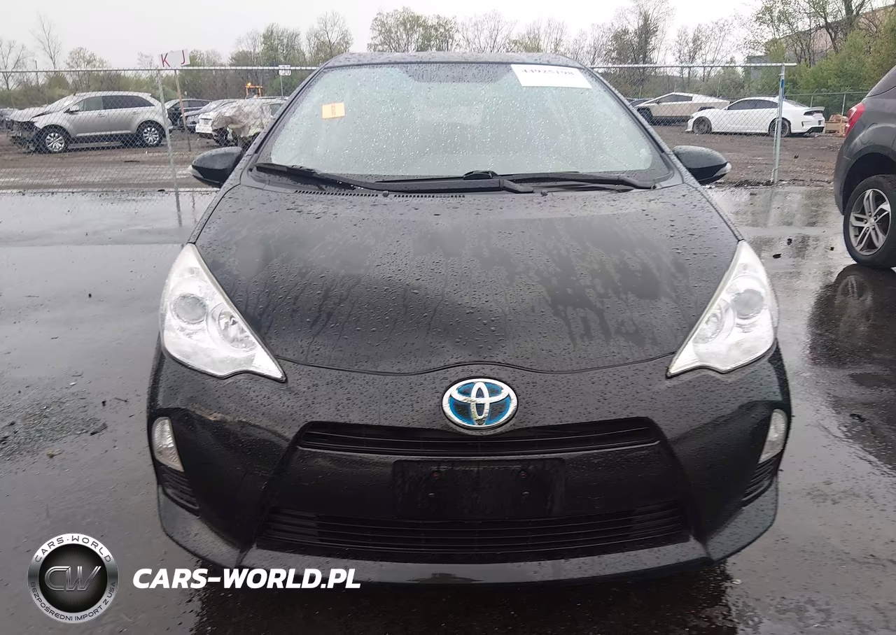 2013 Toyota Prius C Two VIN:JTDKDTB38D1532151 - 12