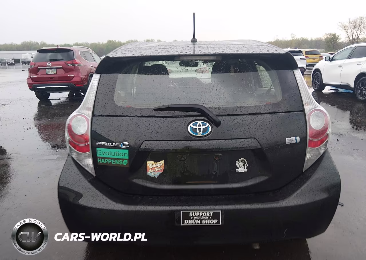 2013 Toyota Prius C Two VIN:JTDKDTB38D1532151 - 16