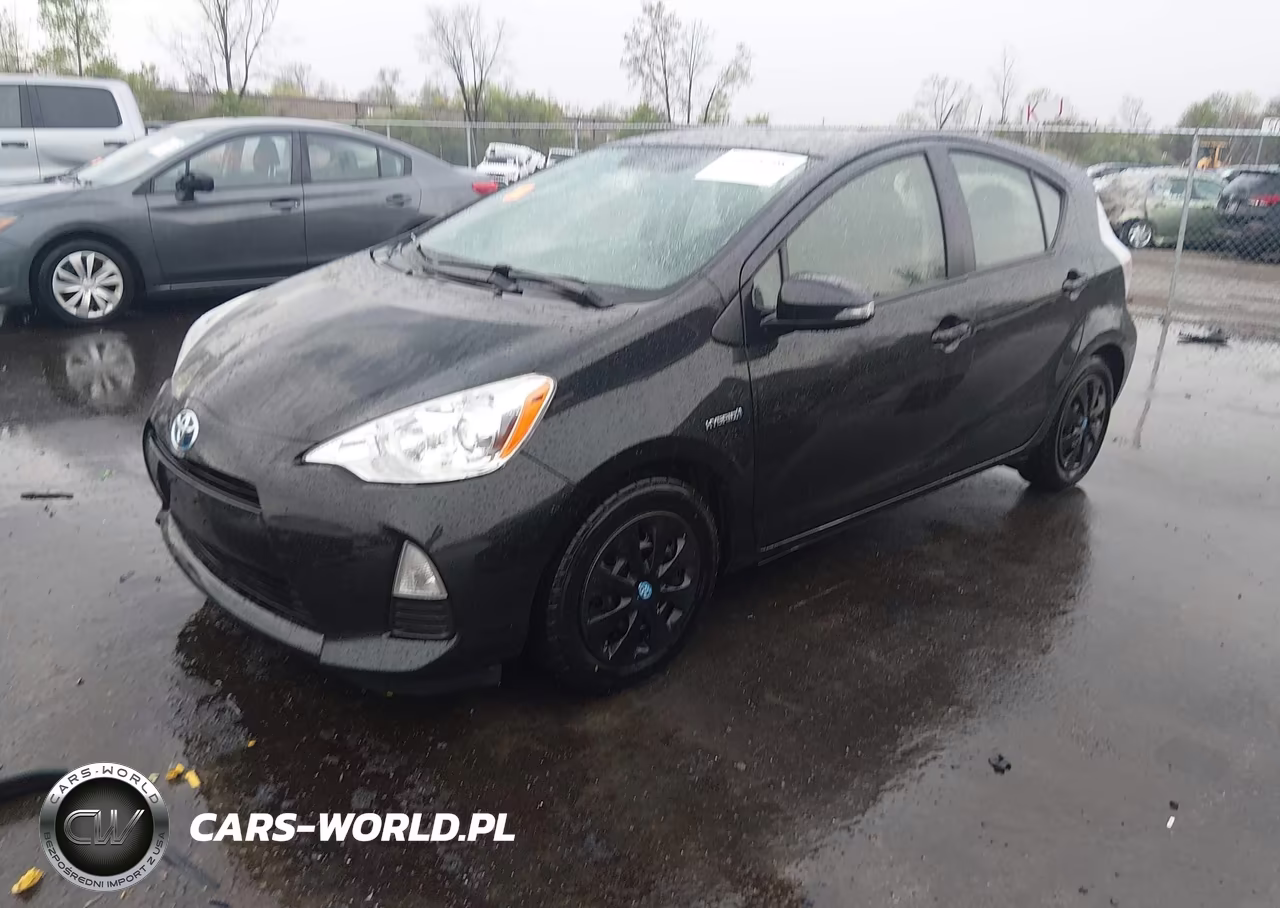 2013 Toyota Prius C Two VIN:JTDKDTB38D1532151 - 2