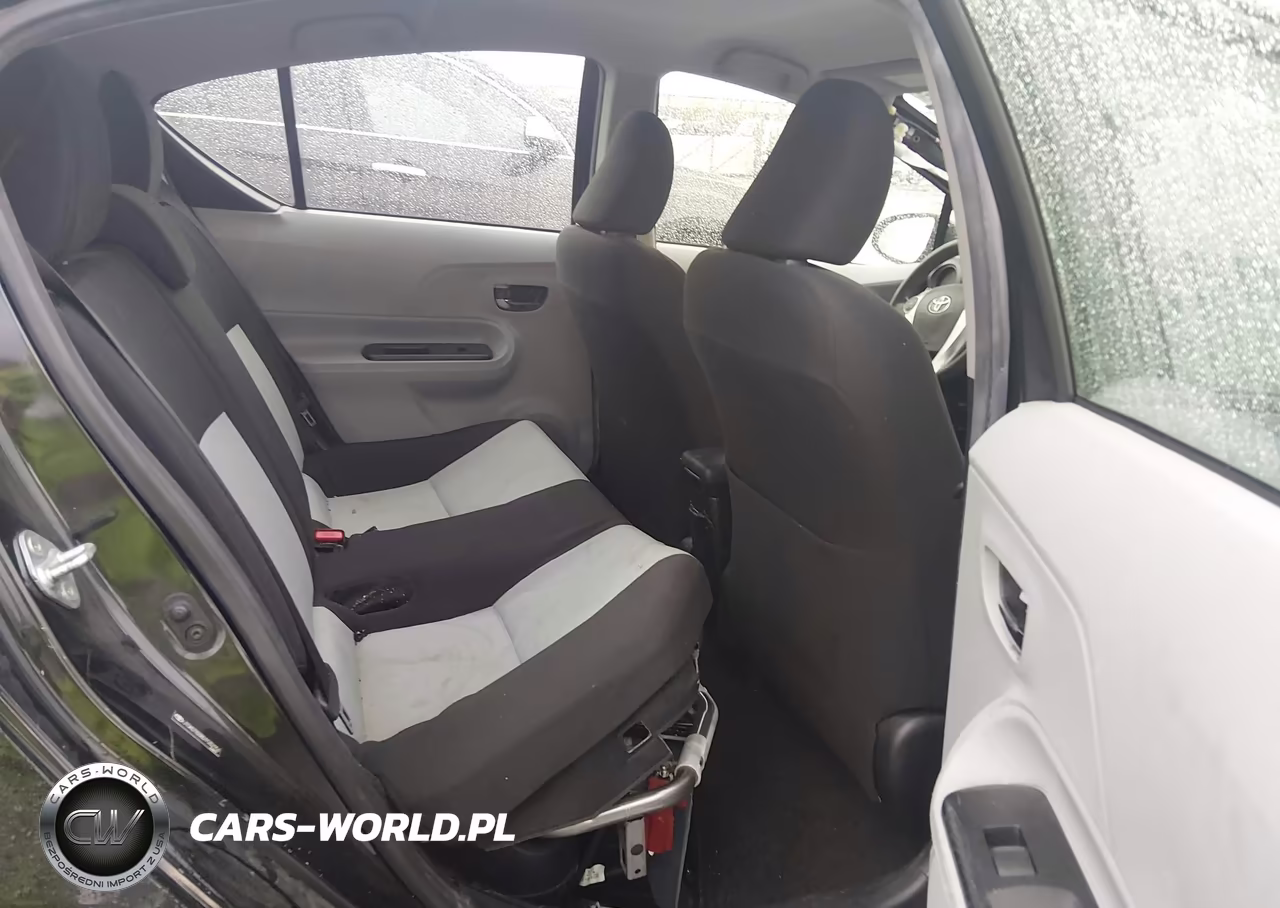 2013 Toyota Prius C Two VIN:JTDKDTB38D1532151 - 8