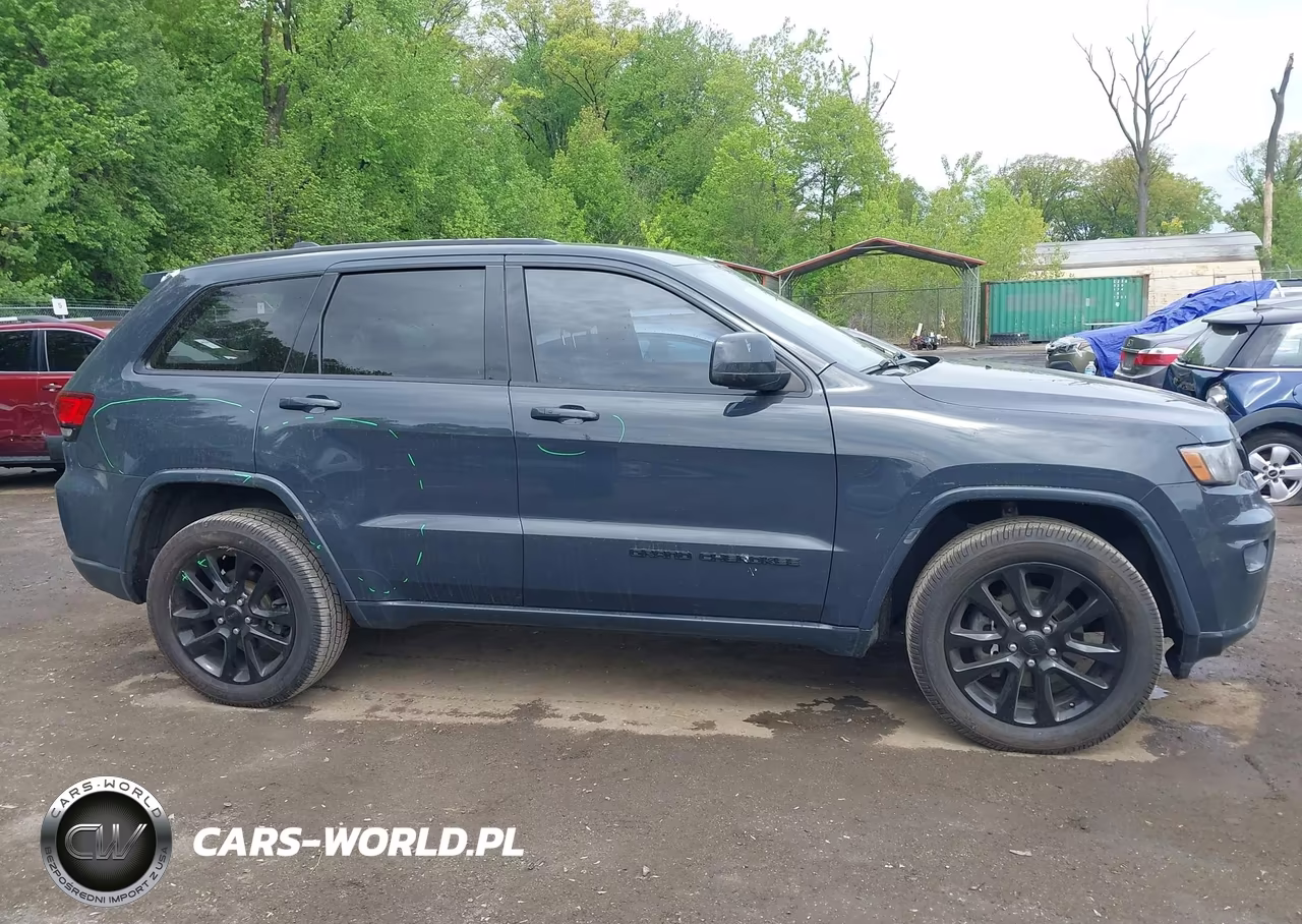 2018 Jeep Grand Cherokee Altitude 4X4 VIN:1C4RJFAG0JC332636 - 13
