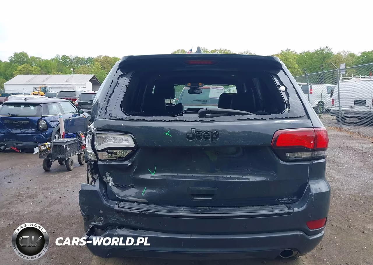 2018 Jeep Grand Cherokee Altitude 4X4 VIN:1C4RJFAG0JC332636 - 16
