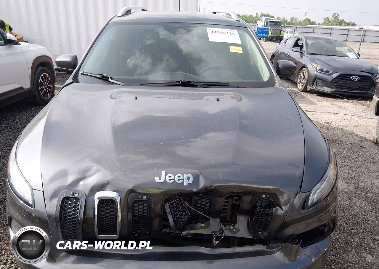 2018 Jeep Cherokee Latitude Plus Fwd VIN:1C4PJLLB3JD538048 - 10