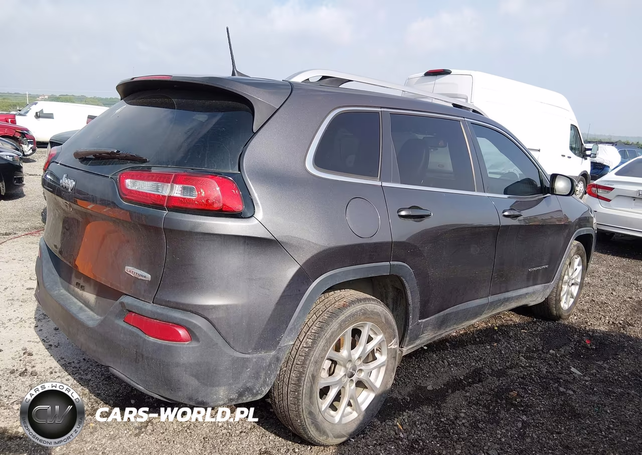 2018 Jeep Cherokee Latitude Plus Fwd VIN:1C4PJLLB3JD538048 - 4