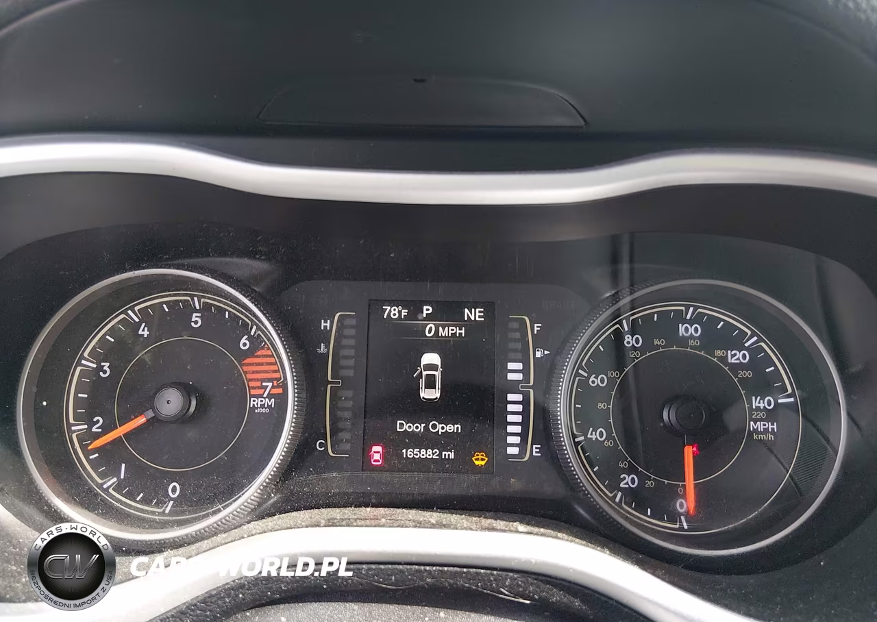 2018 Jeep Cherokee Latitude Plus Fwd VIN:1C4PJLLB3JD538048 - 7