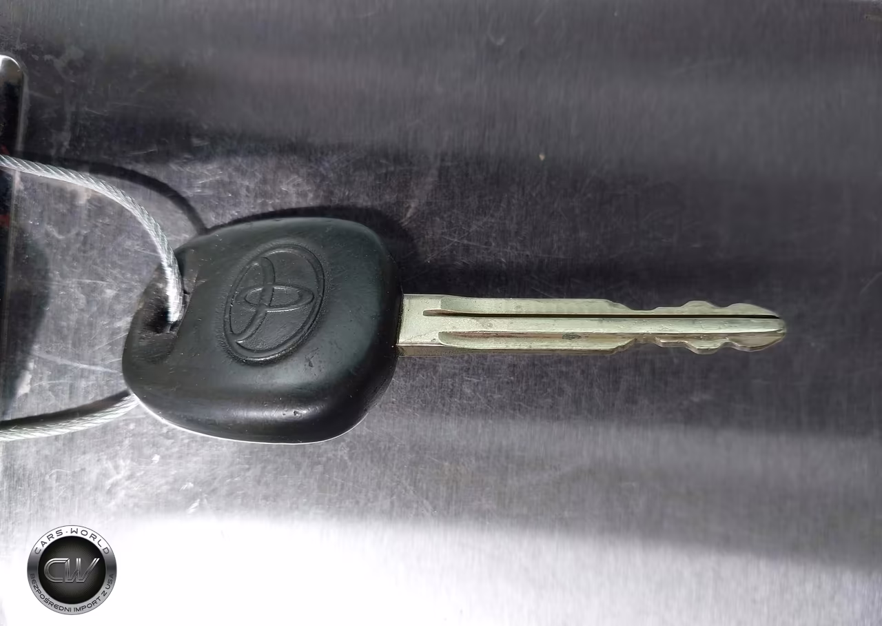 2020 Toyota Corolla L VIN:JTDDPRAE6LJ059077 - 11