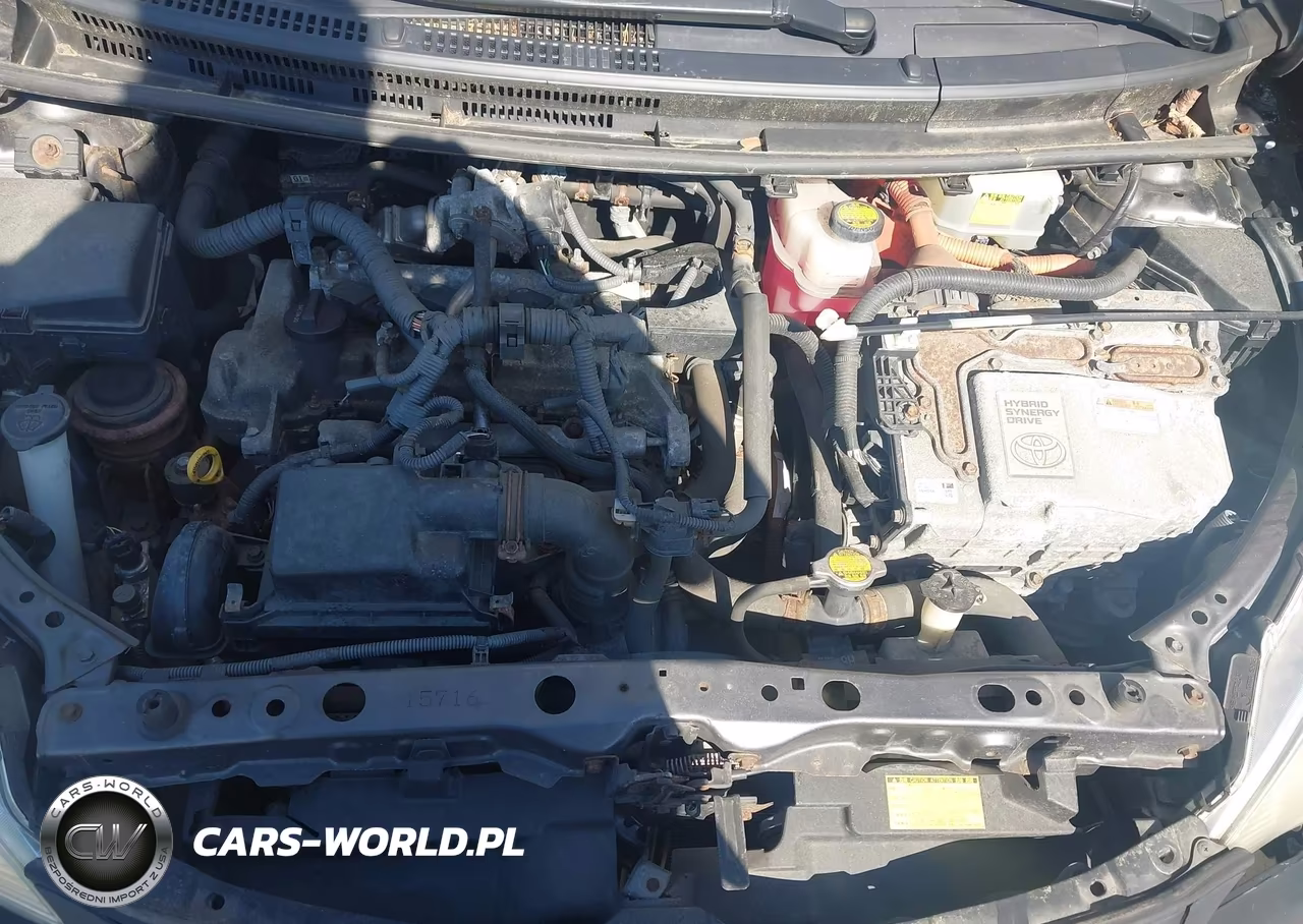 2013 Toyota Prius C Three VIN:JTDKDTB37D1058919 - 10