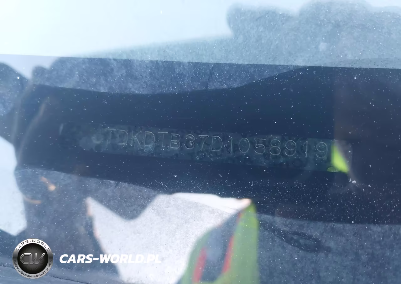 2013 Toyota Prius C Three VIN:JTDKDTB37D1058919 - 12