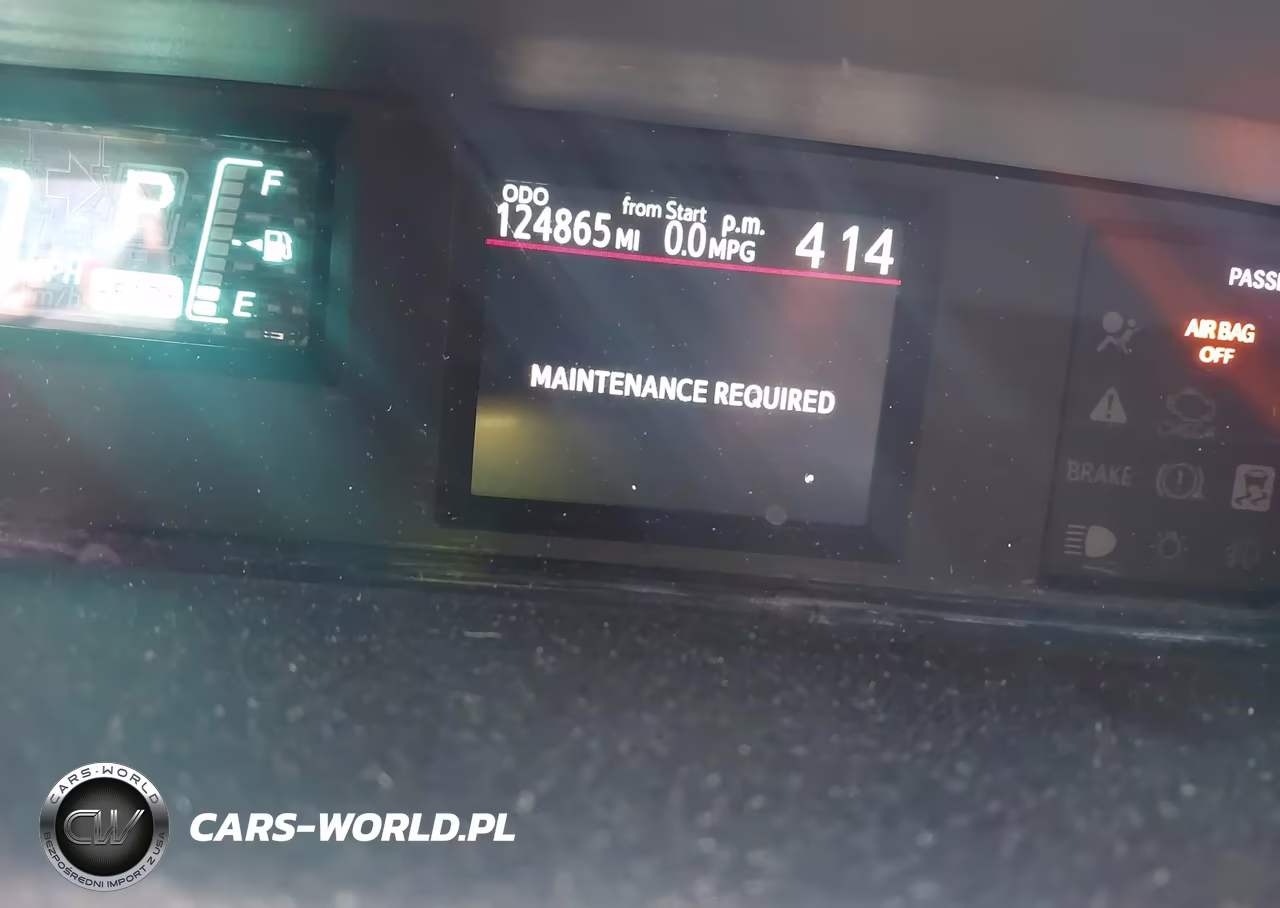 2013 Toyota Prius C Three VIN:JTDKDTB37D1058919 - 7
