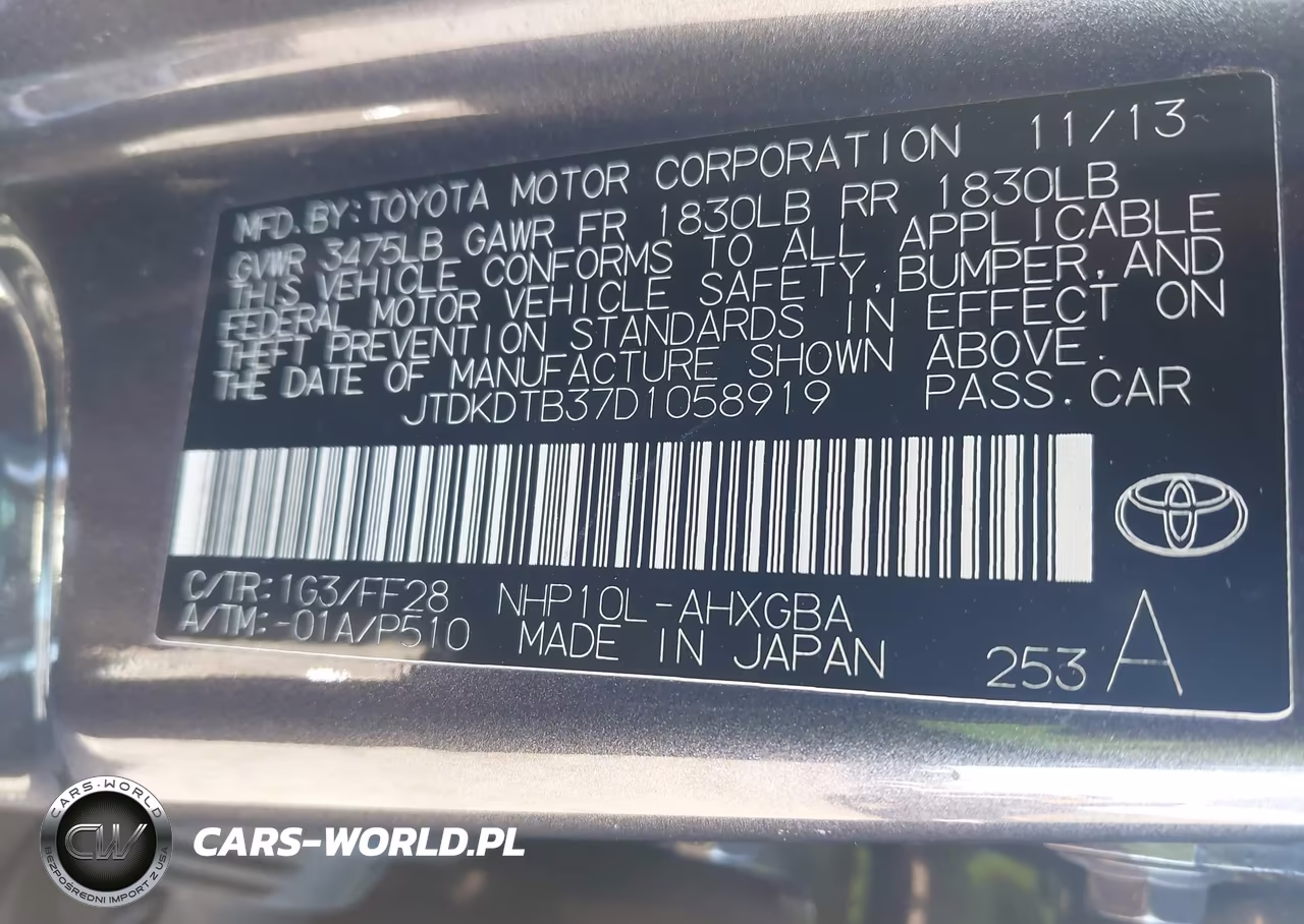 2013 Toyota Prius C Three VIN:JTDKDTB37D1058919 - 9