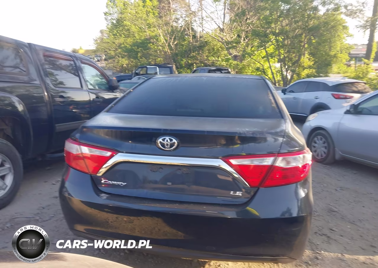 2015 Toyota Camry Le VIN:4T4BF1FKXFR495221 - 16