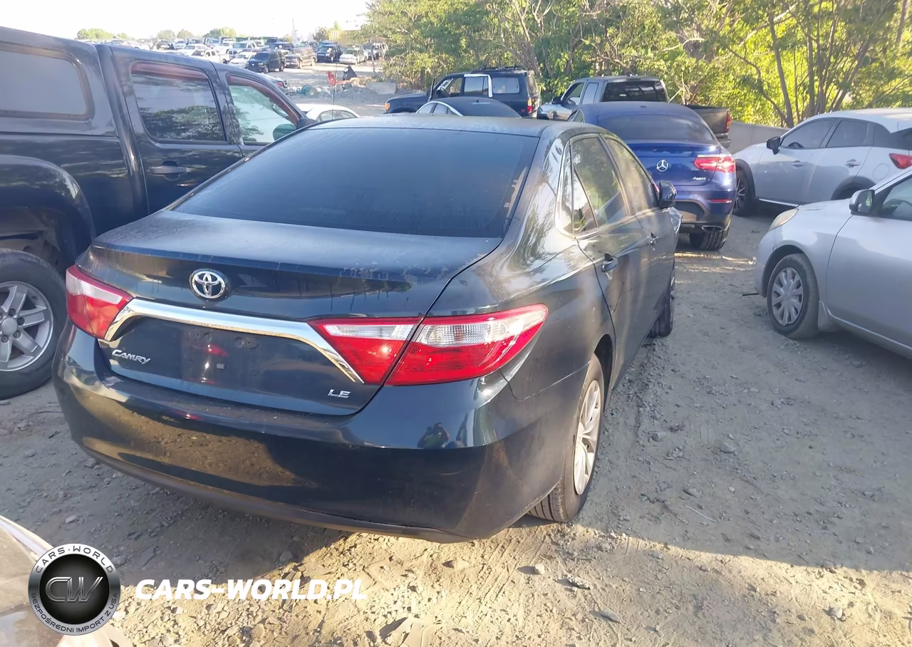 2015 Toyota Camry Le VIN:4T4BF1FKXFR495221 - 4