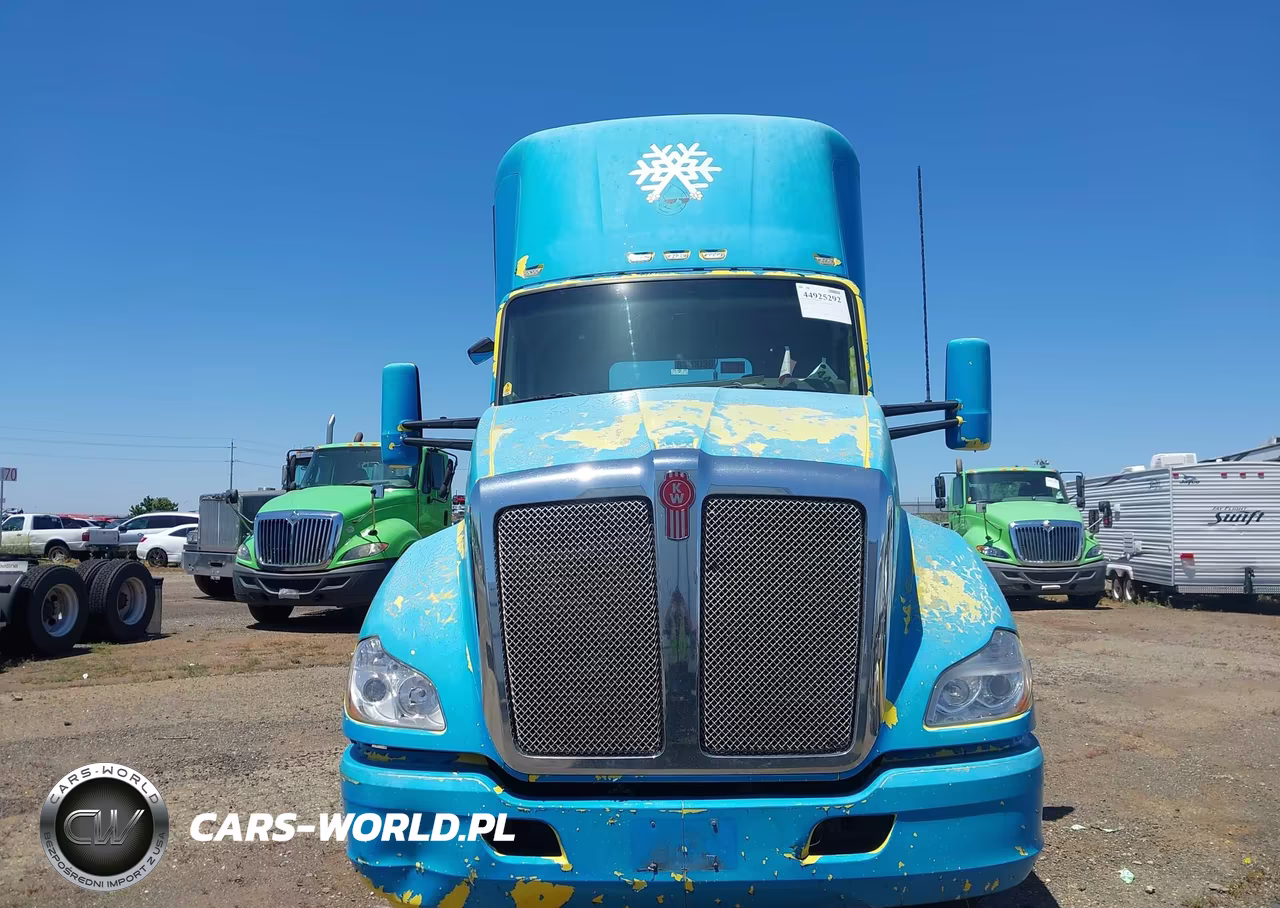 2015 Kenworth Construction T680 VIN:1XKYD49XXFJ438241 - 13