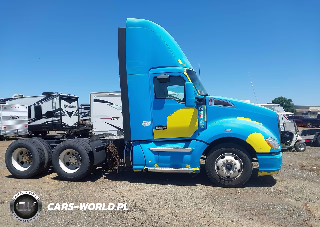 2015 Kenworth Construction T680 VIN:1XKYD49XXFJ438241 - 14