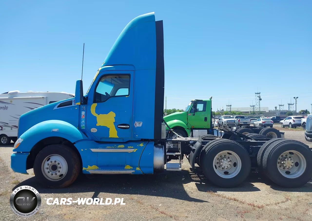 2015 Kenworth Construction T680 VIN:1XKYD49XXFJ438241 - 15