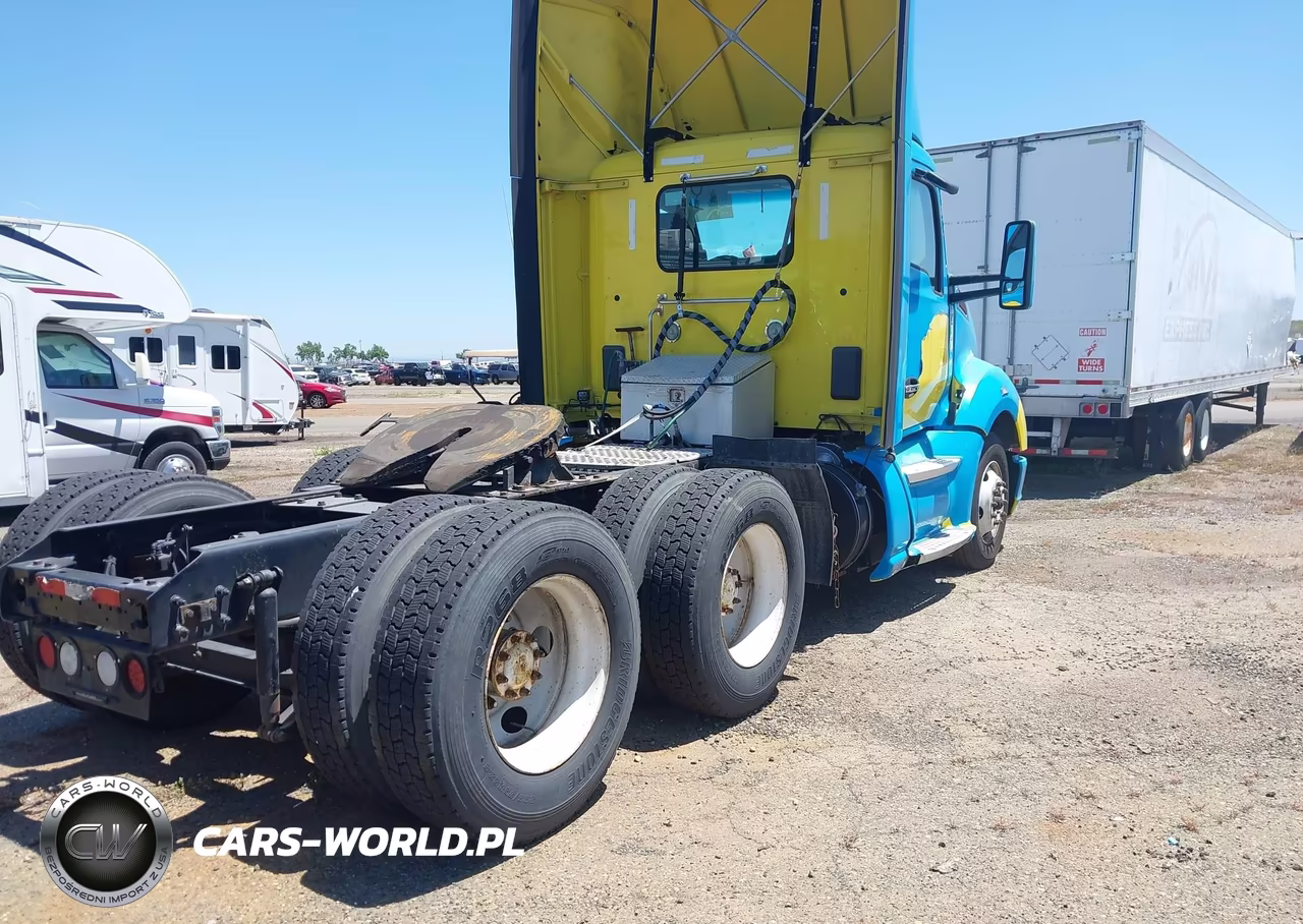 2015 Kenworth Construction T680 VIN:1XKYD49XXFJ438241 - 4