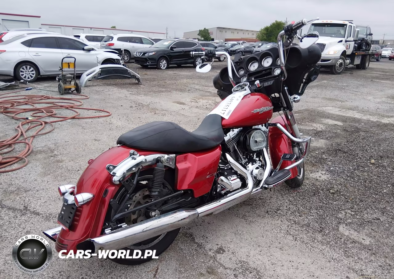 2012 Harley-Davidson Flhx Street Glide VIN:1HD1KBM17CB628819 - 4