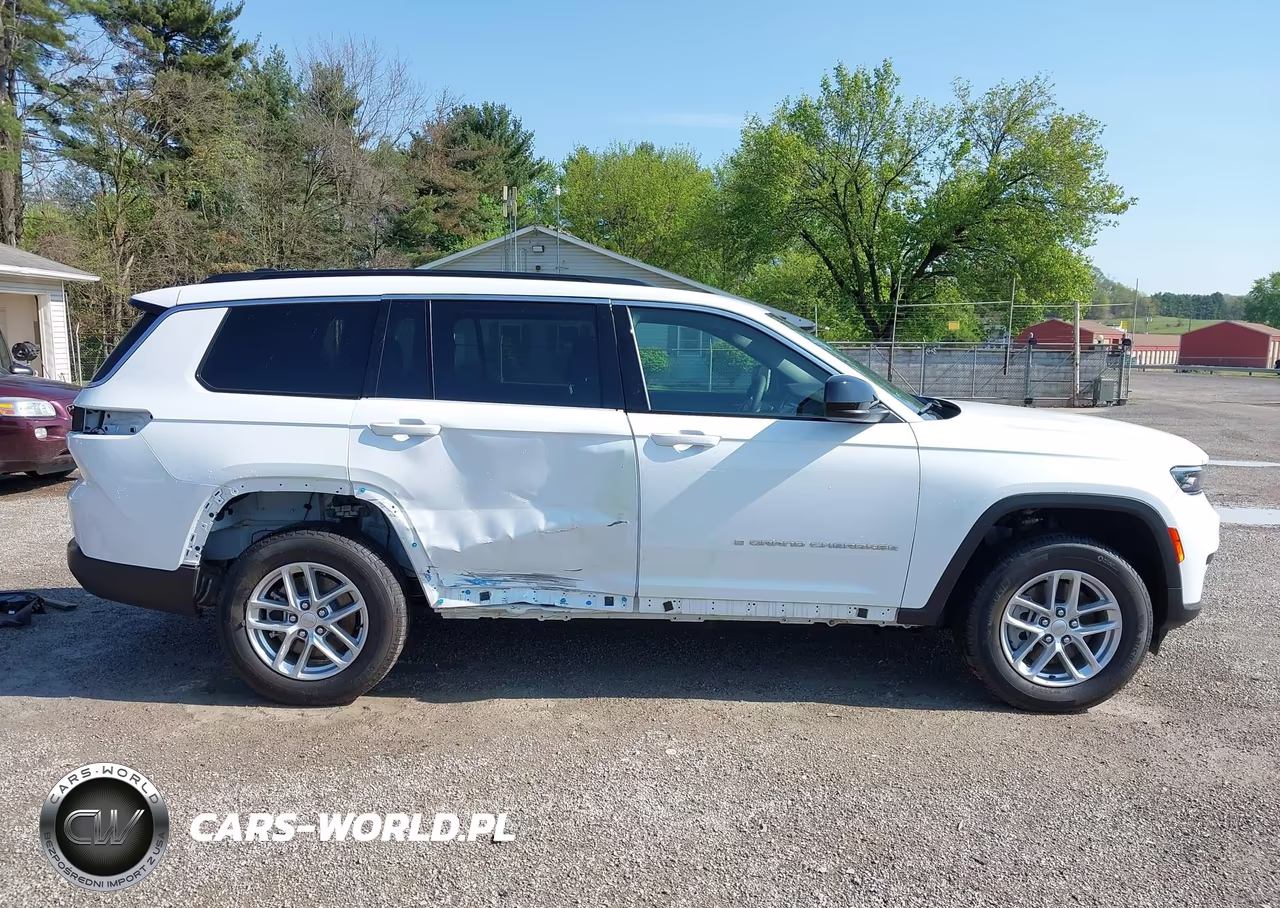 2025 Jeep Grand Cherokee L Laredo X 4X4 VIN:1C4RJKAGXS8692056 - 14