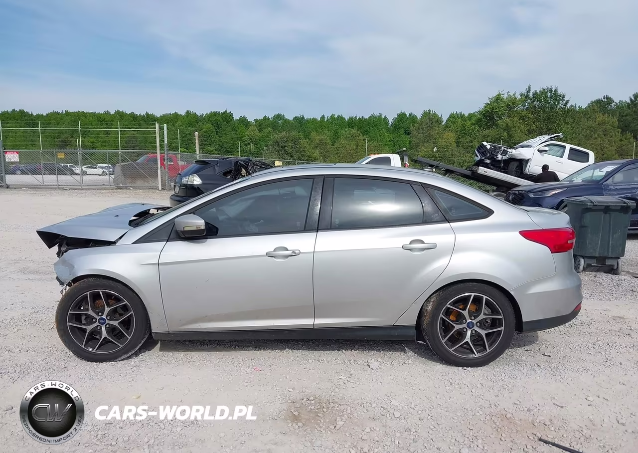 2018 Ford Focus Sel VIN:1FADP3H24JL201300 - 14