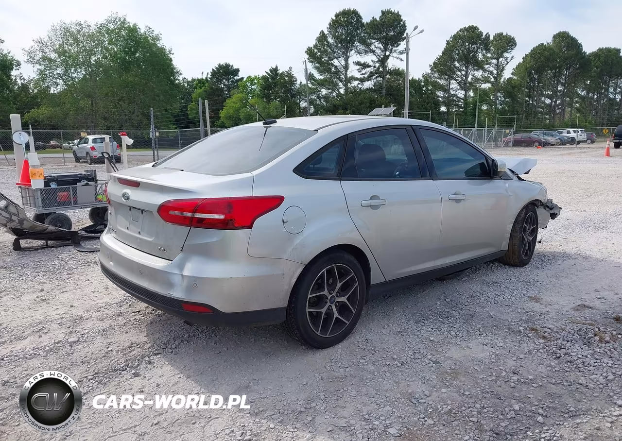 2018 Ford Focus Sel VIN:1FADP3H24JL201300 - 4