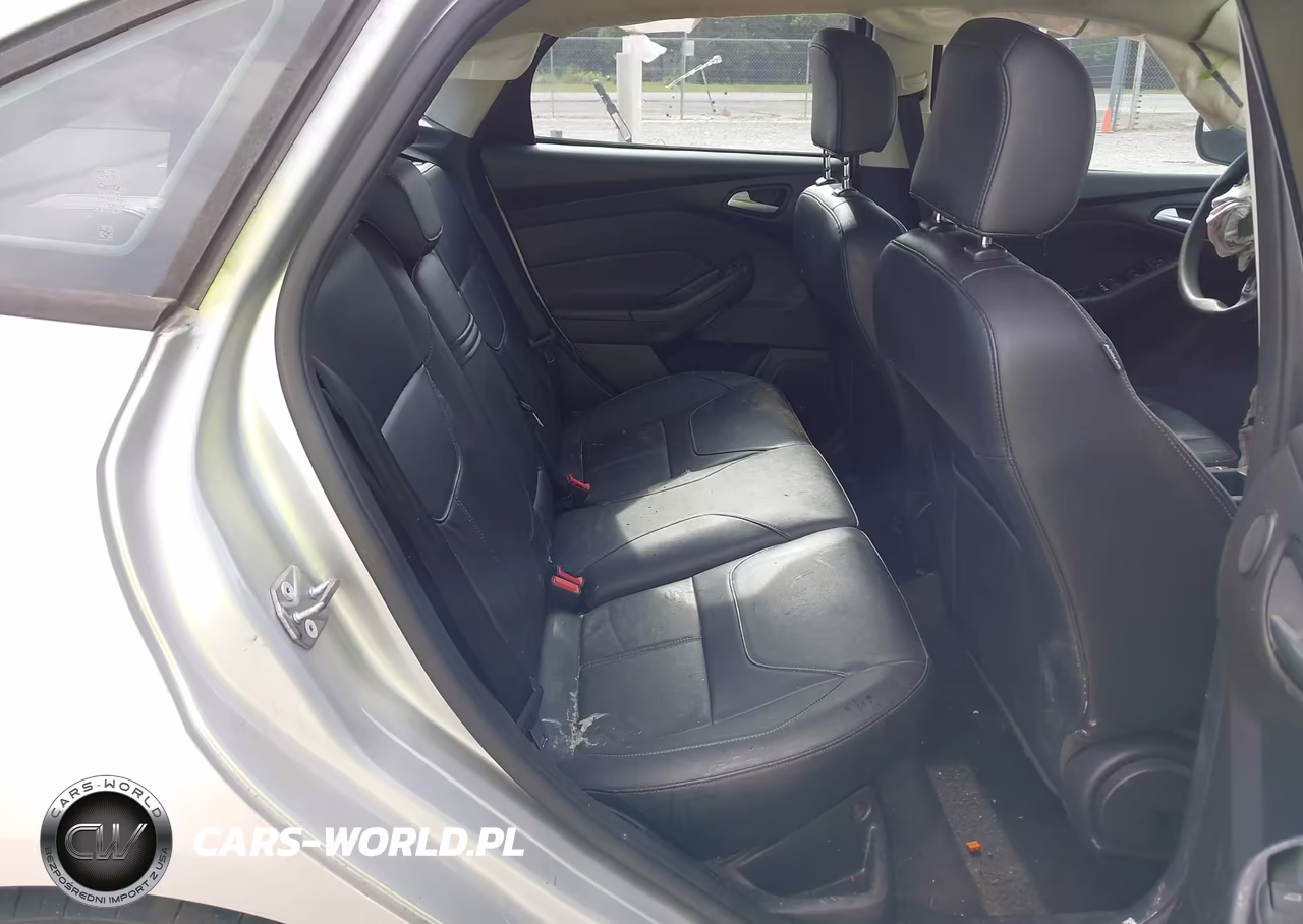 2018 Ford Focus Sel VIN:1FADP3H24JL201300 - 8