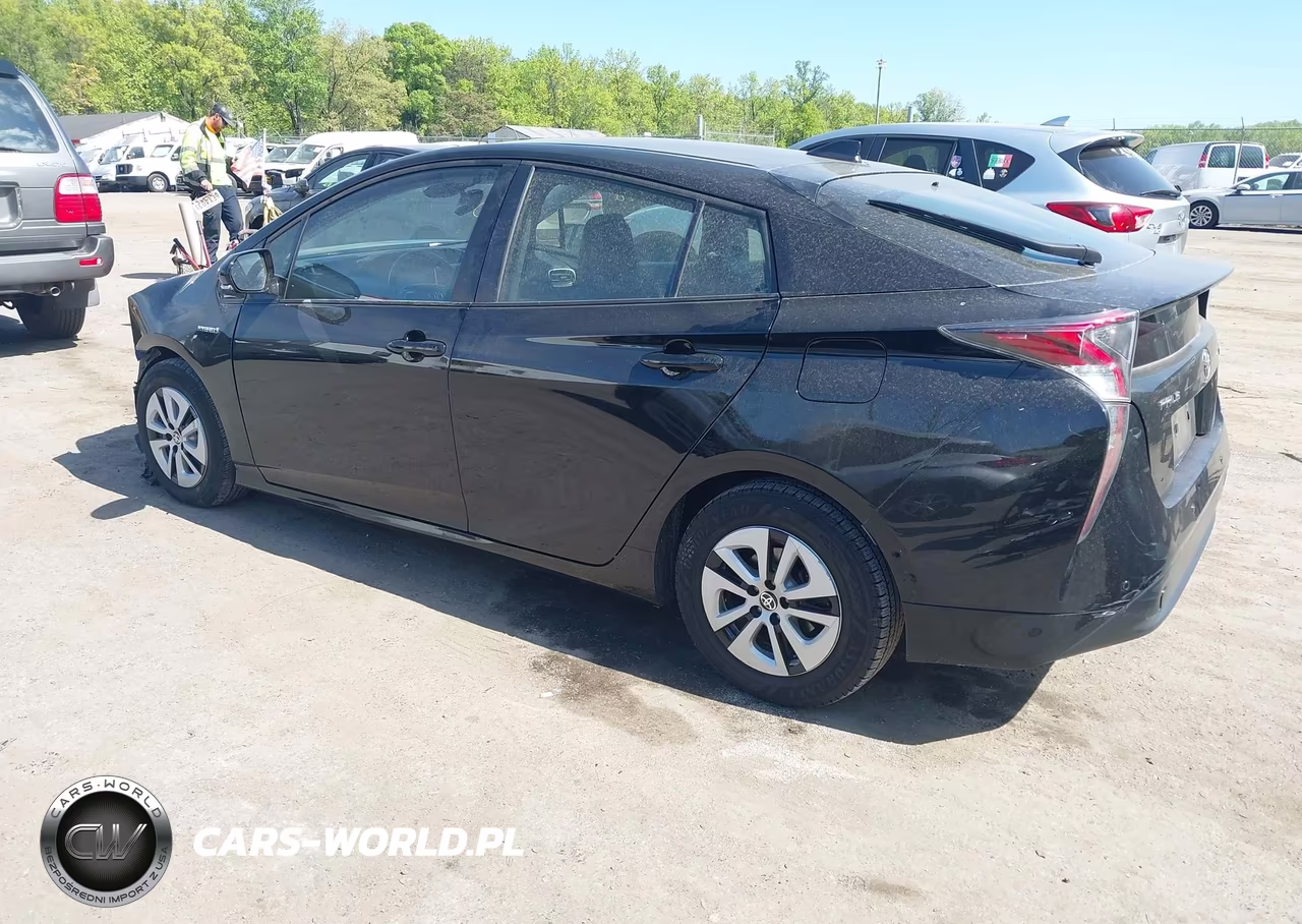 2017 Toyota Prius Four VIN:JTDKARFU3H3044668 - 3