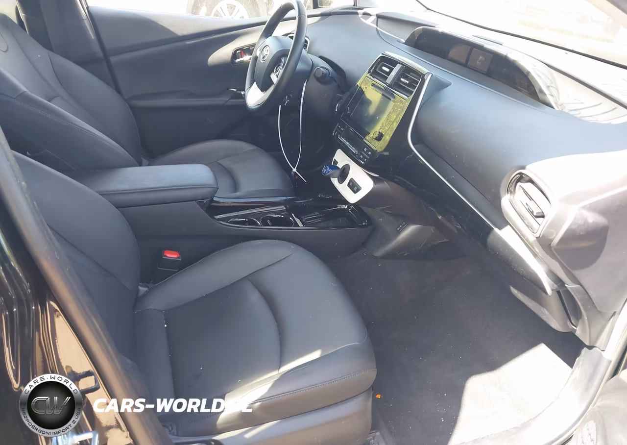2017 Toyota Prius Four VIN:JTDKARFU3H3044668 - 5