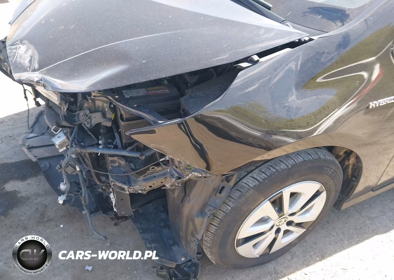 2017 Toyota Prius Four VIN:JTDKARFU3H3044668 - 6