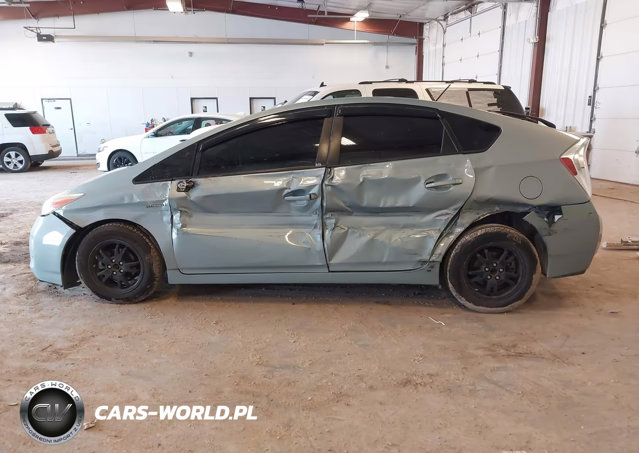 2013 Toyota Prius Two VIN:JTDKN3DU1D5676135 - 13