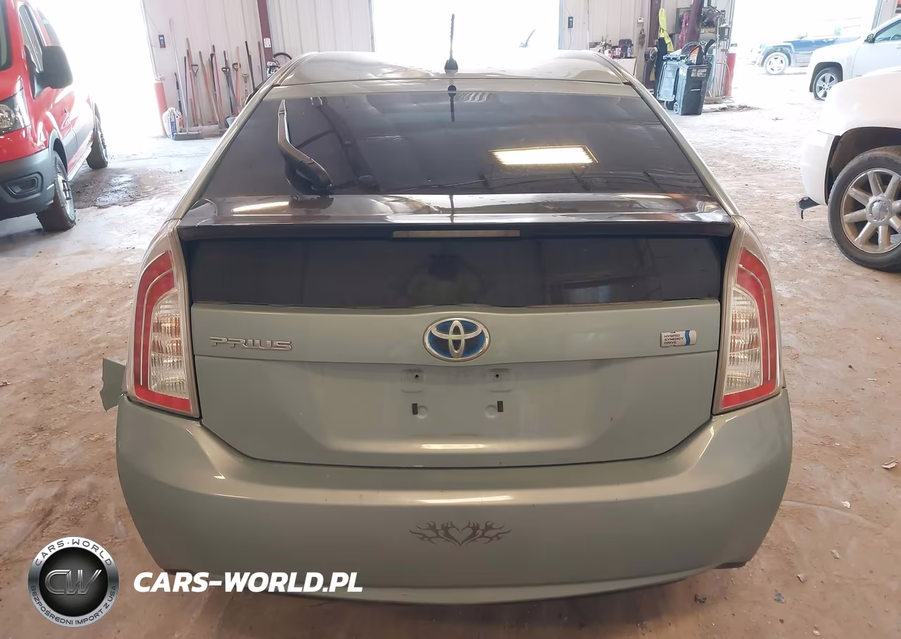 2013 Toyota Prius Two VIN:JTDKN3DU1D5676135 - 15
