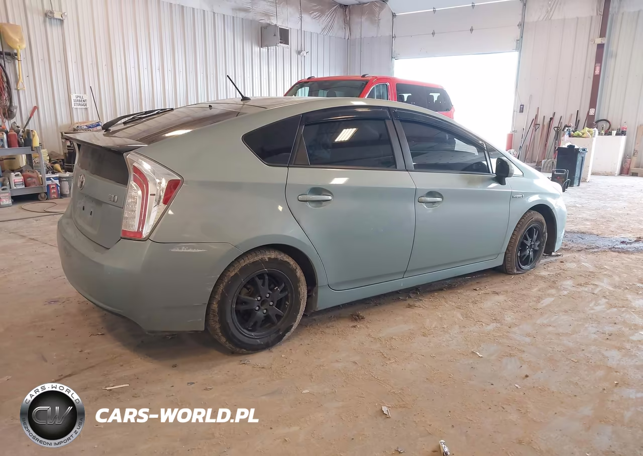 2013 Toyota Prius Two VIN:JTDKN3DU1D5676135 - 4