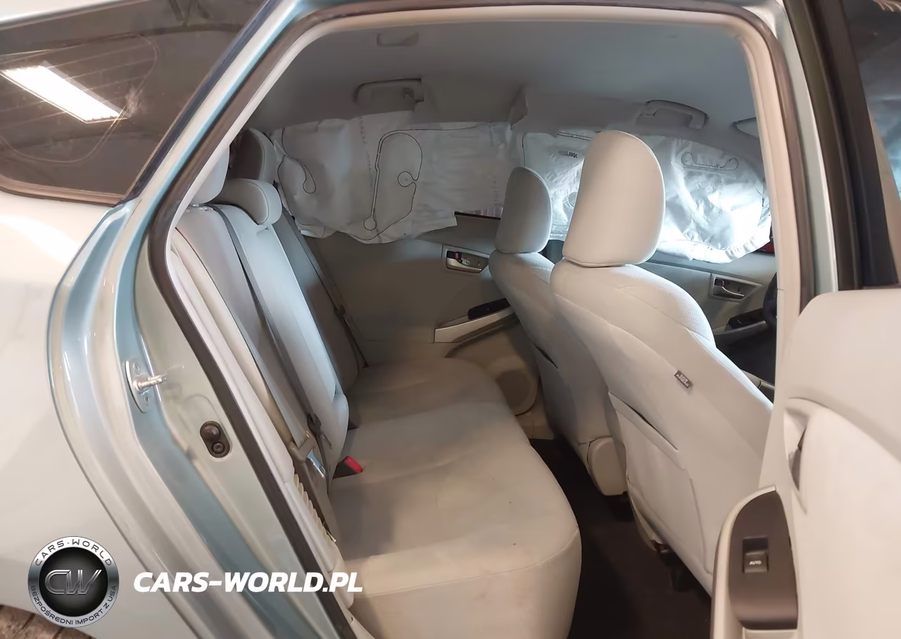 2013 Toyota Prius Two VIN:JTDKN3DU1D5676135 - 8
