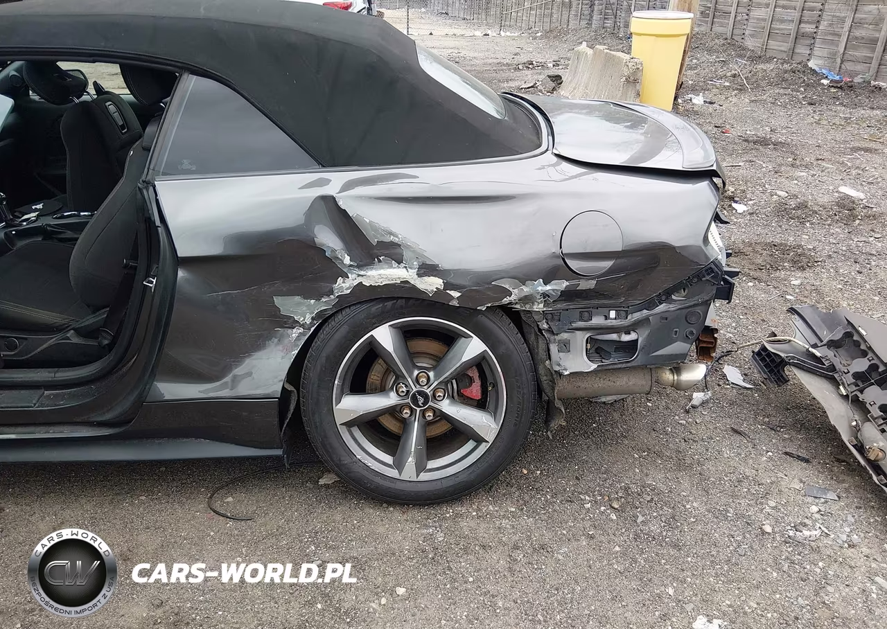 2015 Ford Mustang V6 VIN:1FATP8EM3F5328775 - 18