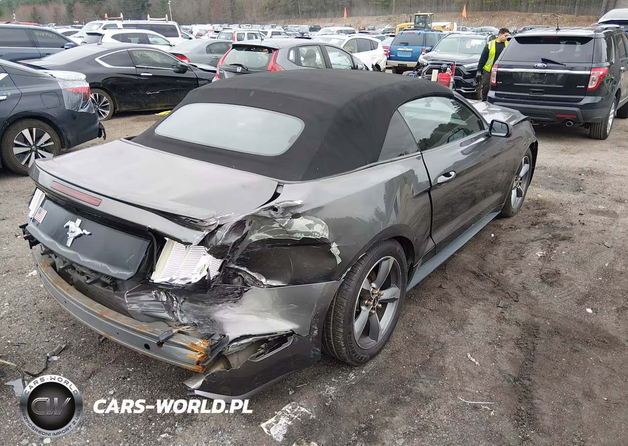 2015 Ford Mustang V6 VIN:1FATP8EM3F5328775 - 4