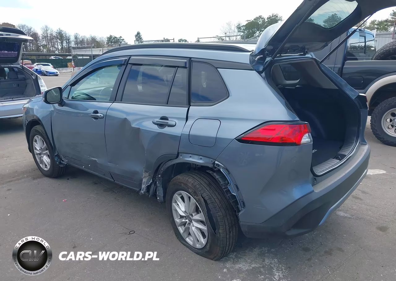 2024 Toyota Corolla Cross Le VIN:7MUCAABGXRV097525 - 3