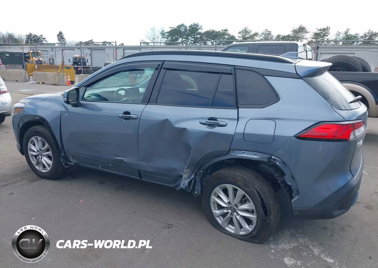 2024 Toyota Corolla Cross Le VIN:7MUCAABGXRV097525 - 6
