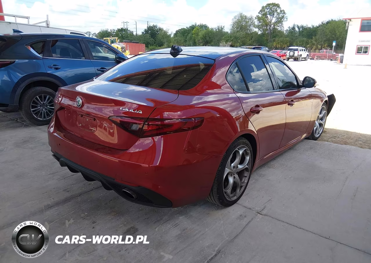 2018 Alfa Romeo Giulia Ti Sport Rwd VIN:ZARFAECN5J7580985 - 4