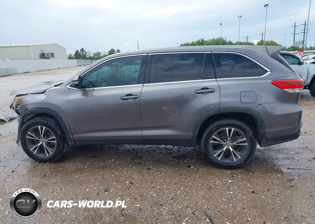 2019 Toyota Highlander Le VIN:5TDZARFH4KS061504 - 15