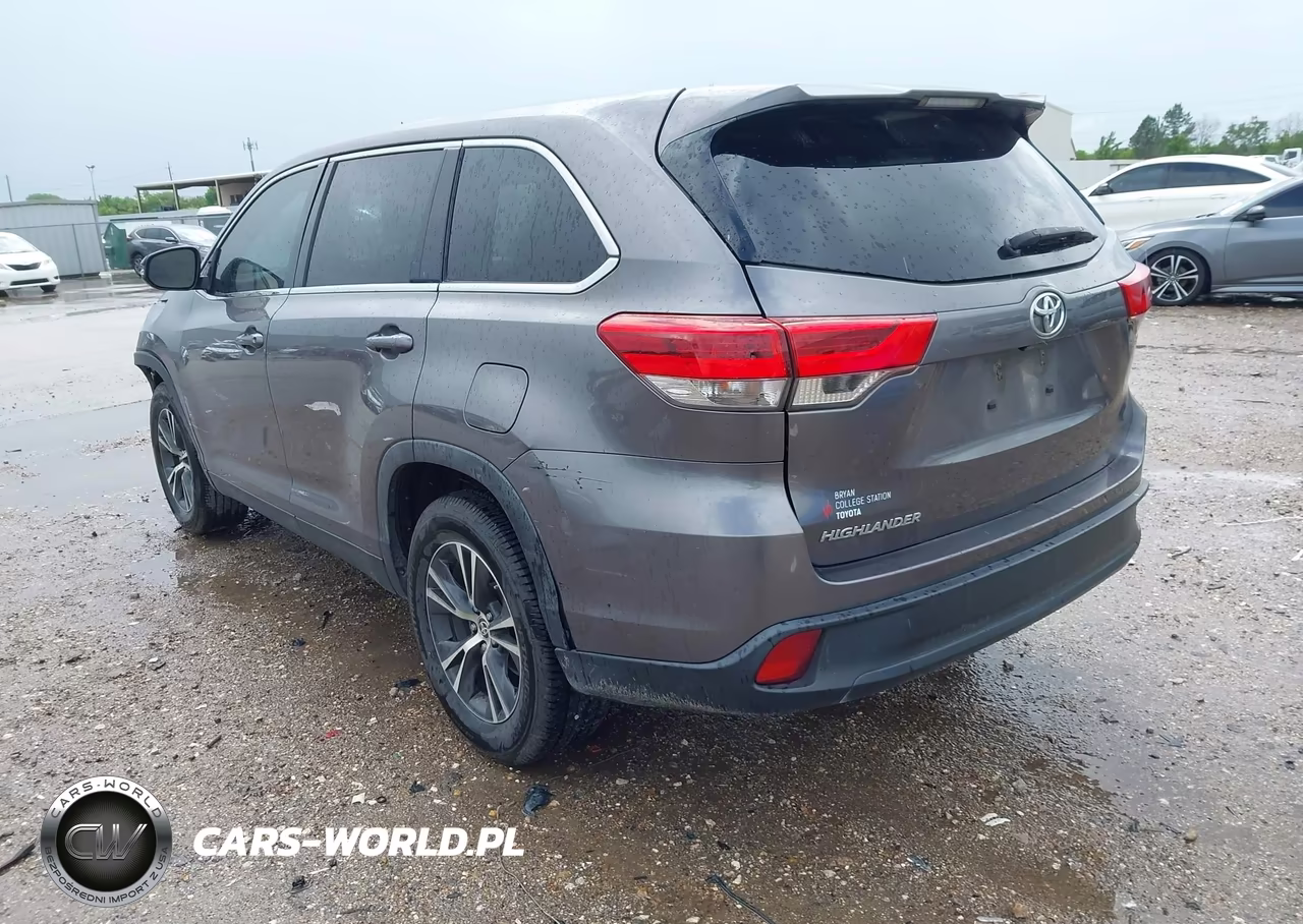 2019 Toyota Highlander Le VIN:5TDZARFH4KS061504 - 3