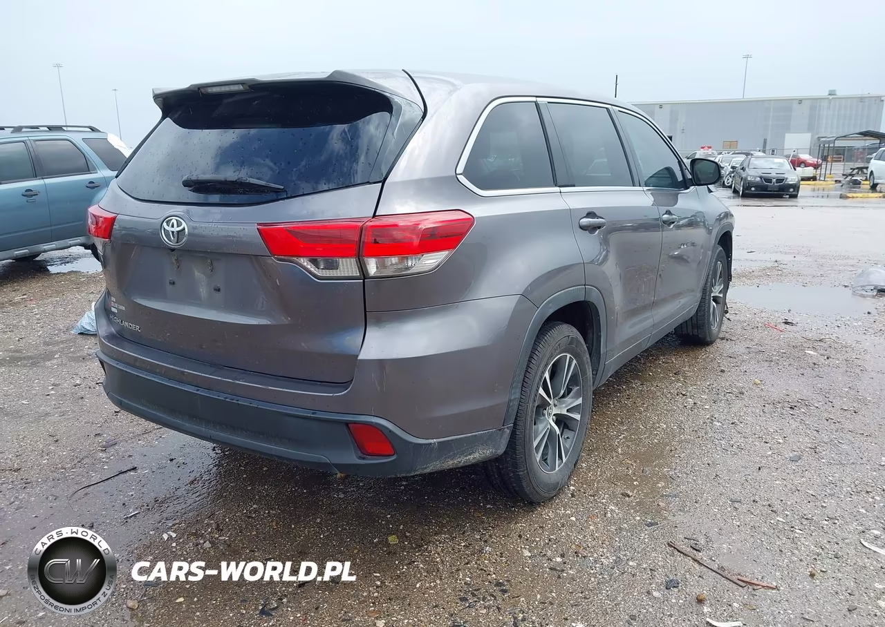 2019 Toyota Highlander Le VIN:5TDZARFH4KS061504 - 4