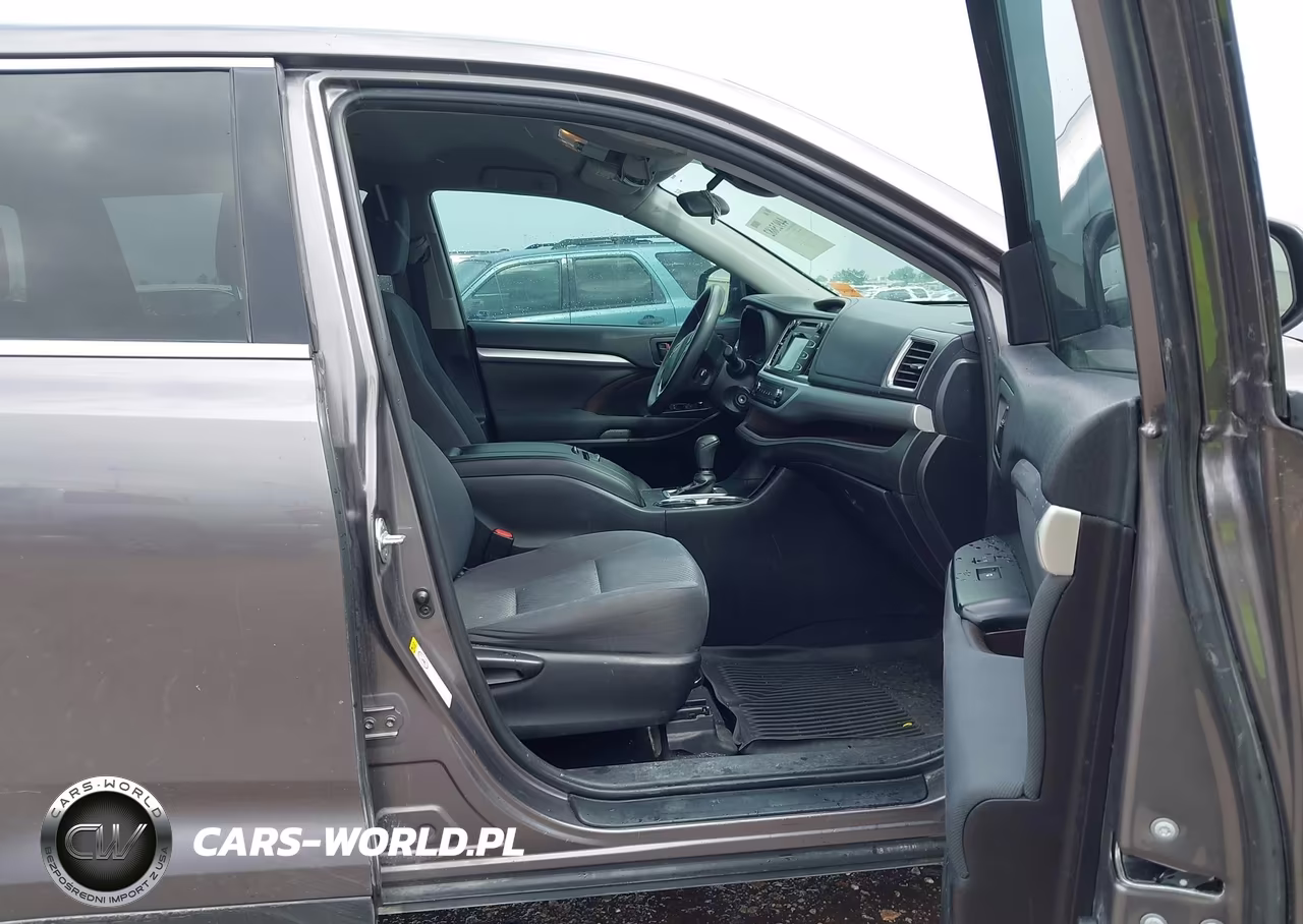 2019 Toyota Highlander Le VIN:5TDZARFH4KS061504 - 5
