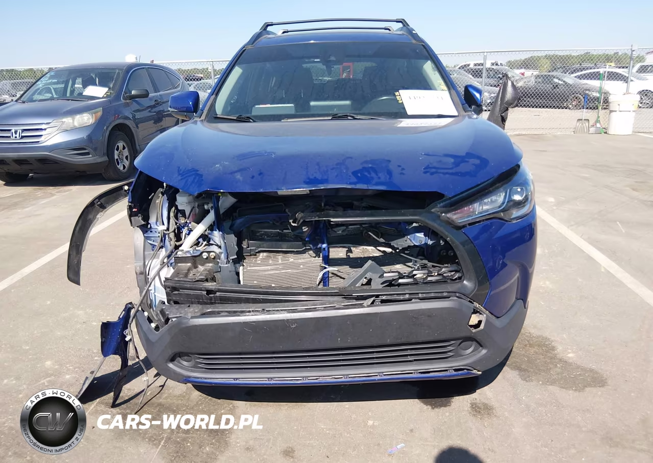 2022 Toyota Corolla Cross Le VIN:7MUBAABG7NV006958 - 13
