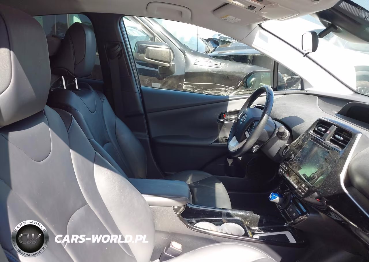 2017 Toyota Prius Three Touring VIN:JTDKARFU4H3529076 - 5