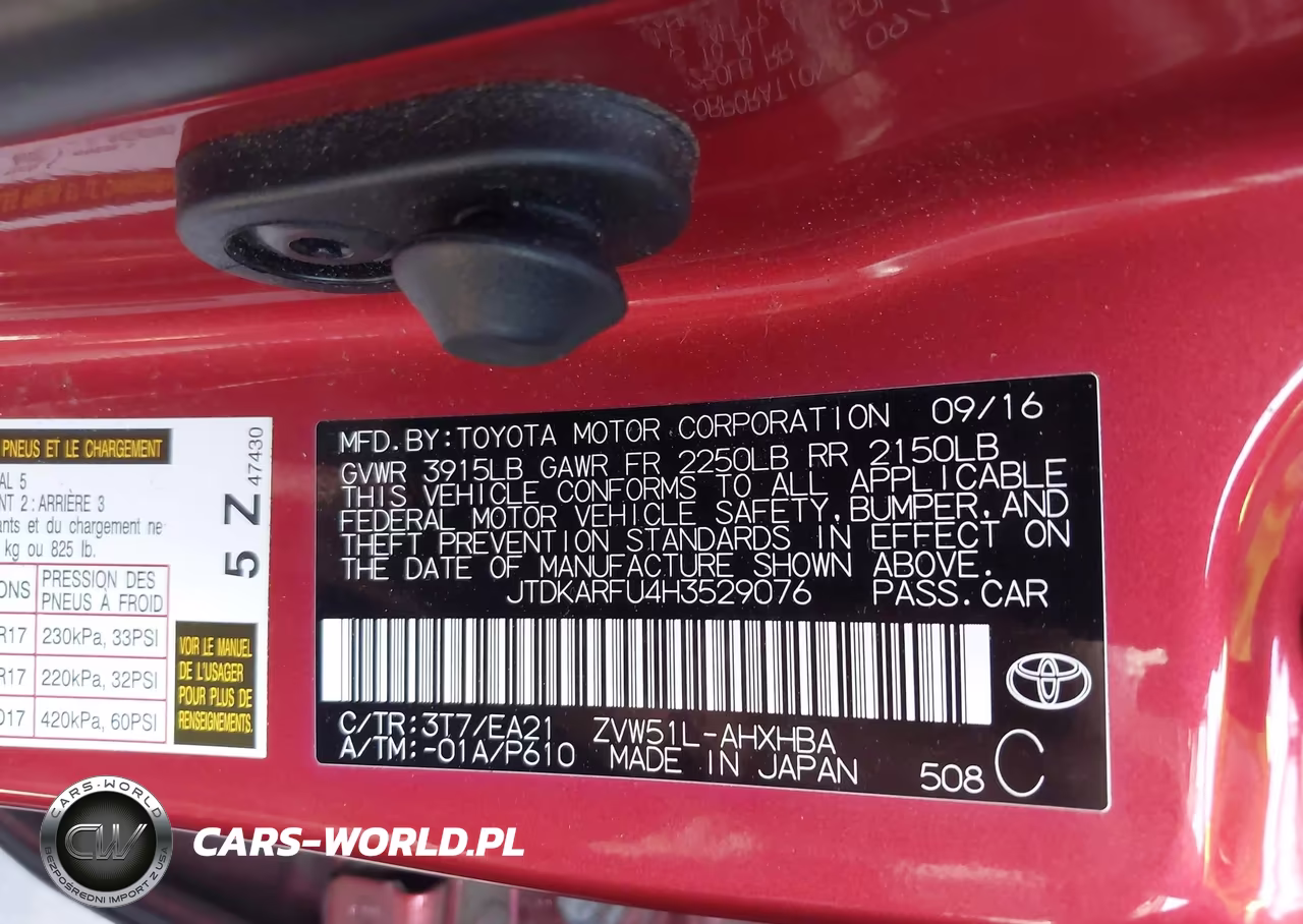 2017 Toyota Prius Three Touring VIN:JTDKARFU4H3529076 - 9