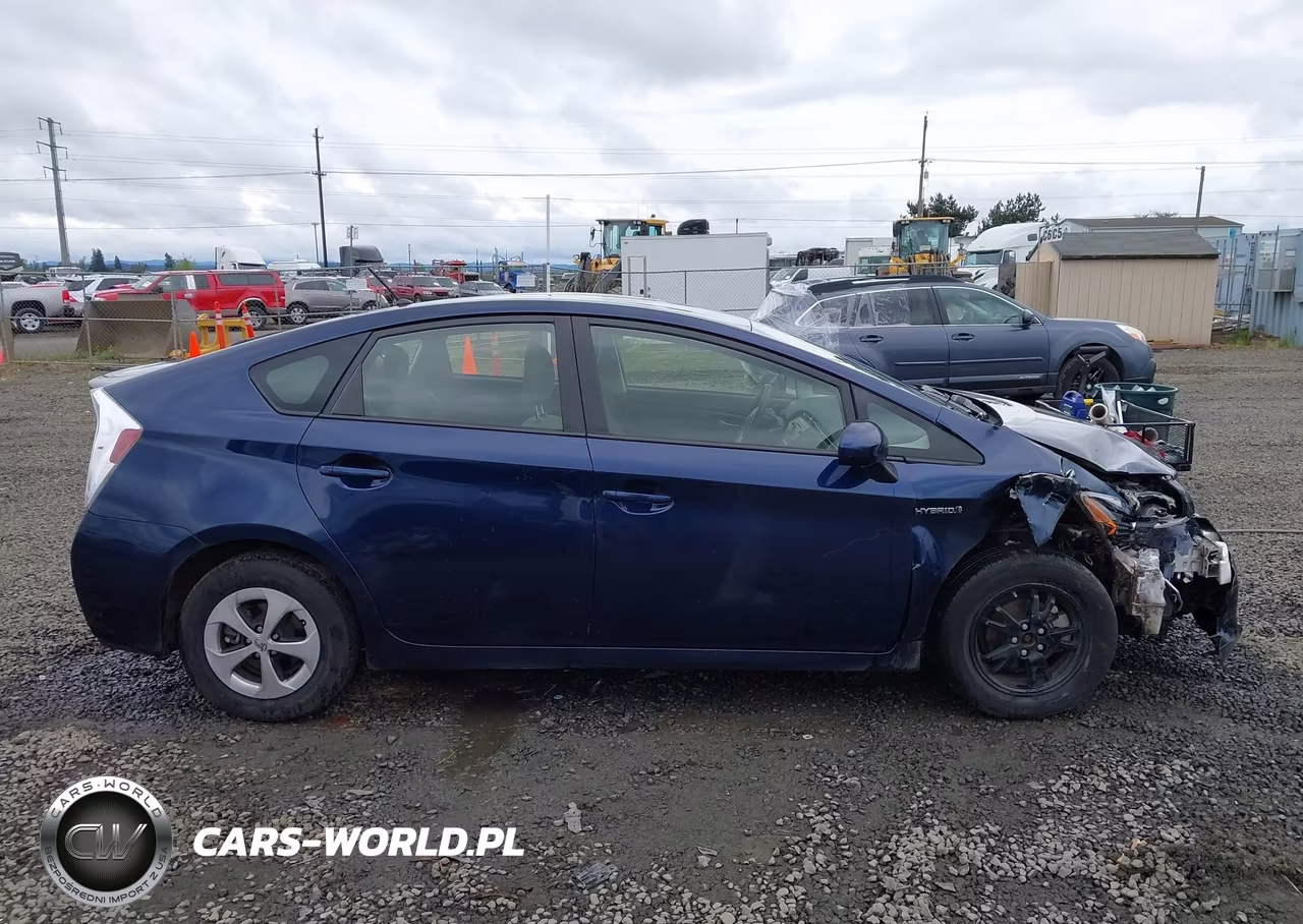 2015 Toyota Prius Two VIN:JTDKN3DU5F0436490 - 14