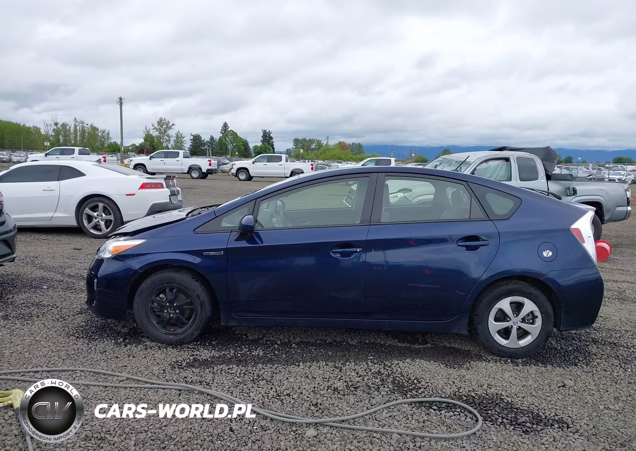2015 Toyota Prius Two VIN:JTDKN3DU5F0436490 - 15