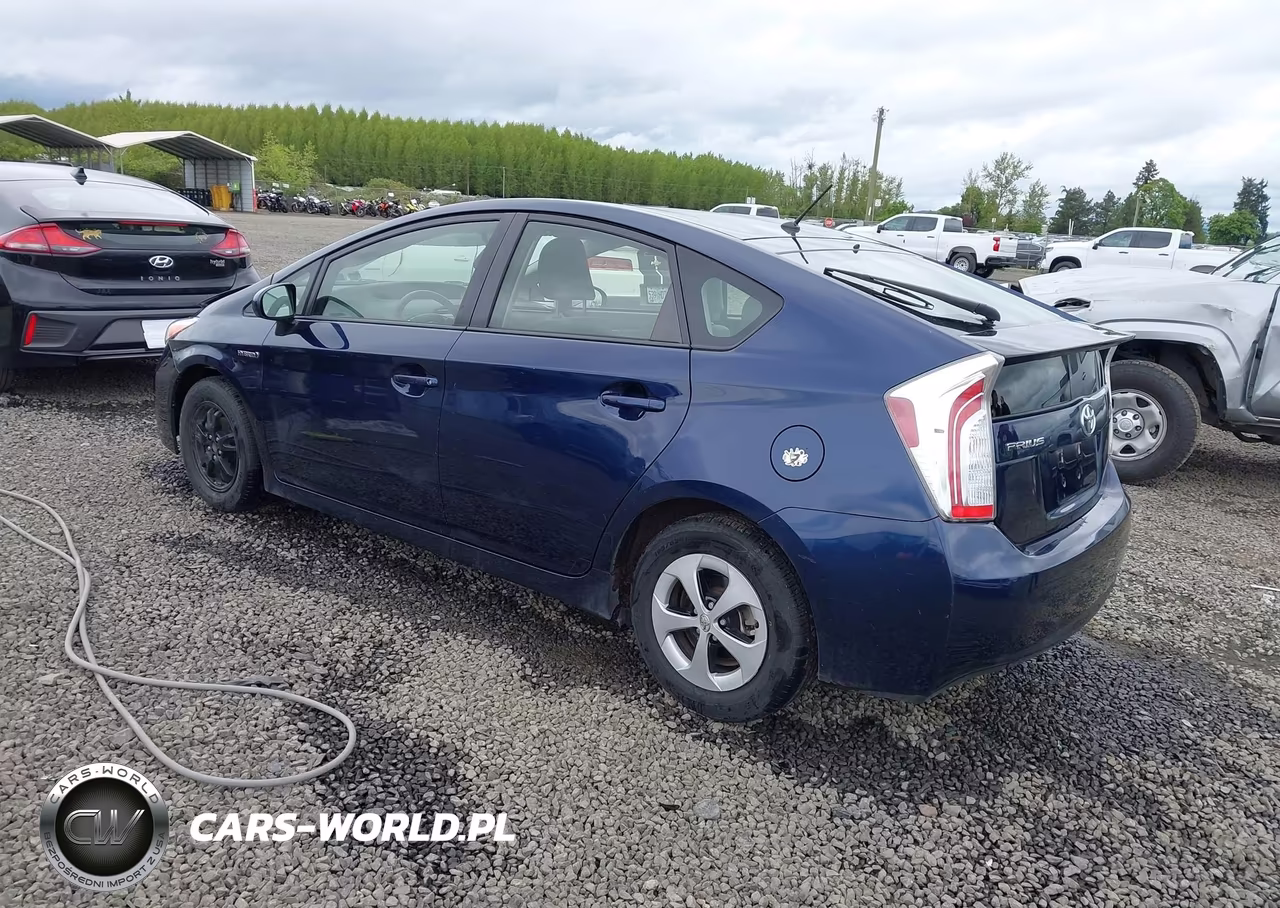 2015 Toyota Prius Two VIN:JTDKN3DU5F0436490 - 3