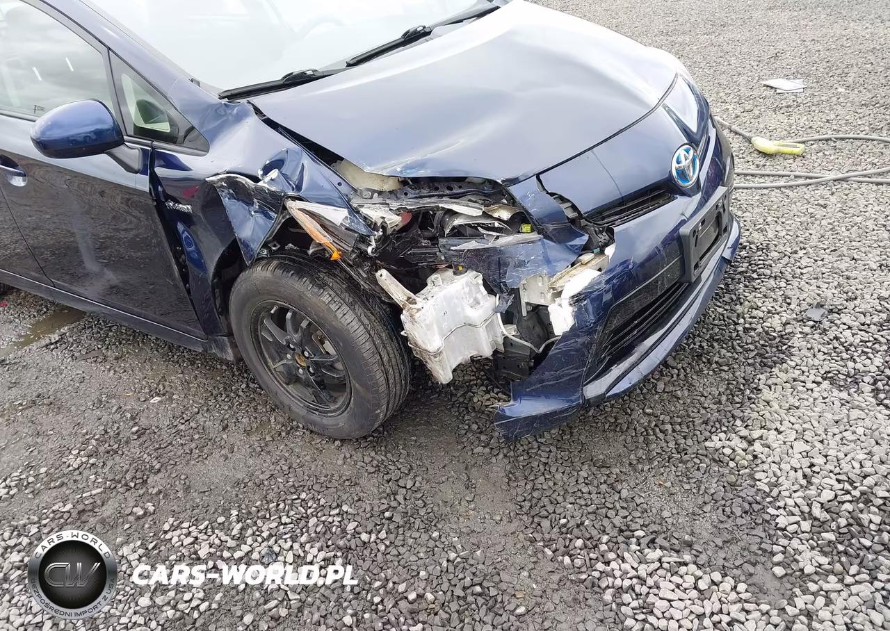 2015 Toyota Prius Two VIN:JTDKN3DU5F0436490 - 6